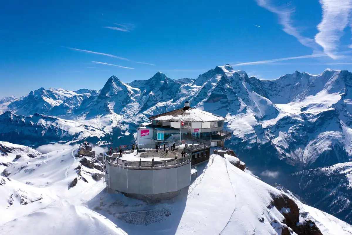 Piz-Gloria-Revolving-Restaurant-on-Schilthorn